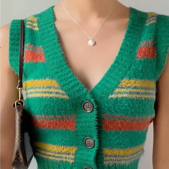 Urban Outfitters Green and Red Retro Knit Vest - Picture 5 of 5